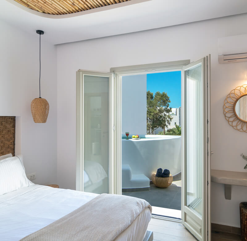 suite with balcony
