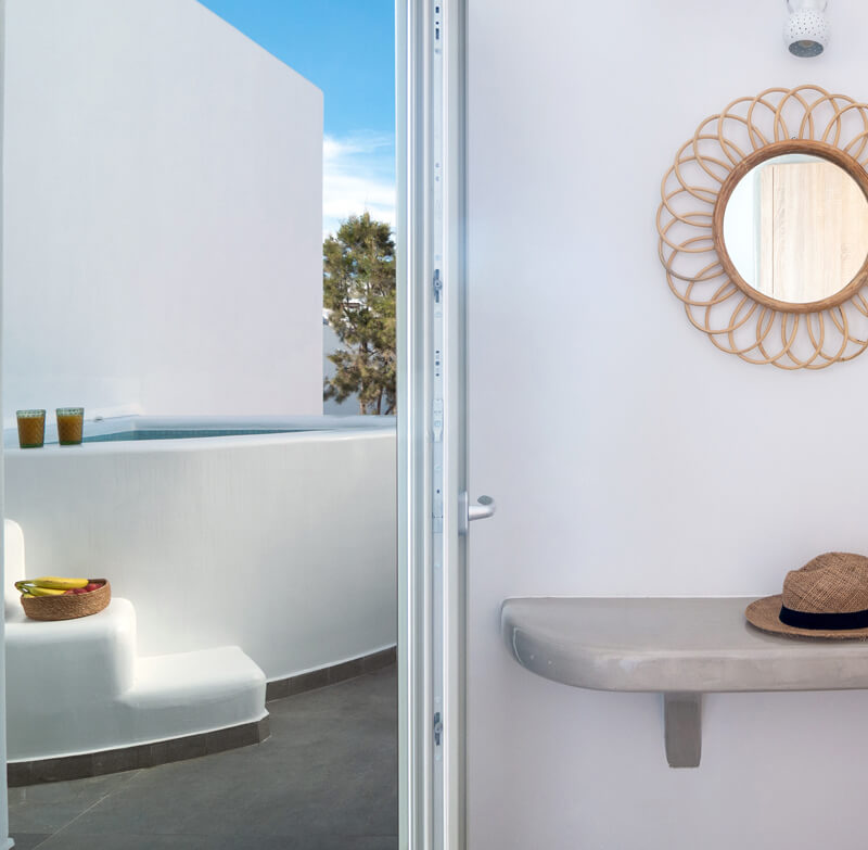 suite with balcony