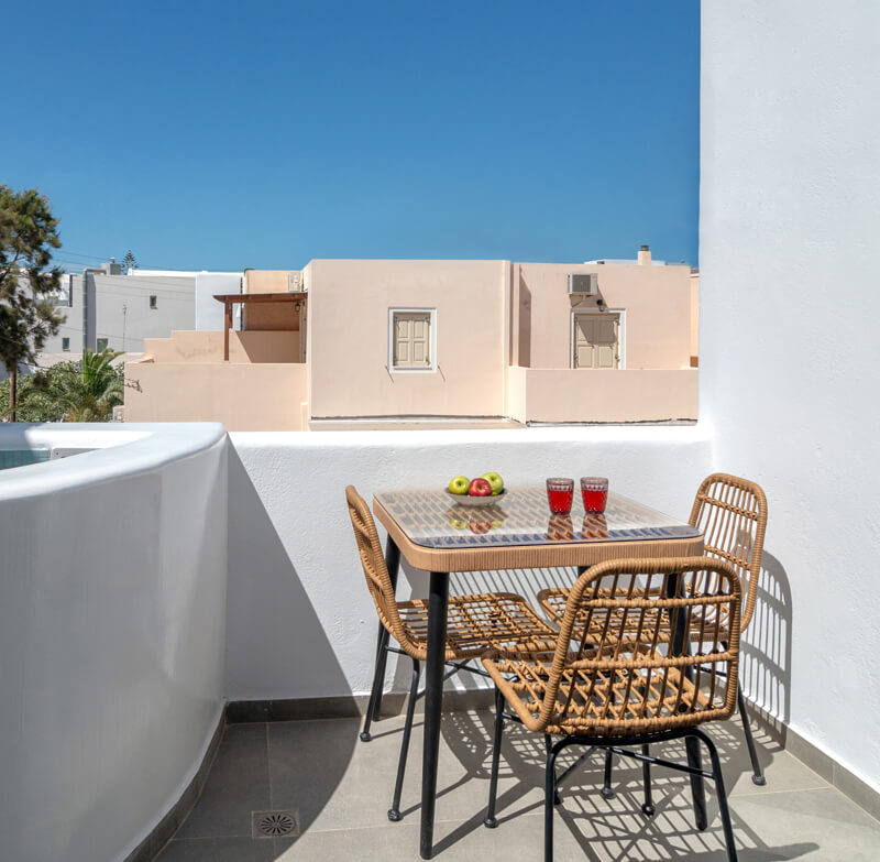 suite with balcony